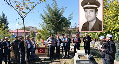 Şehit polis kabri başında dualarla anıldı   