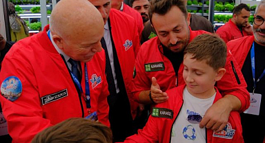 Sekmen, TEKNOFEST Güneydoğu’da gençlerle buluştu