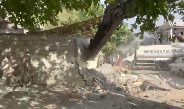 Silahlı kavga sonrası dikkat çeken yıkım