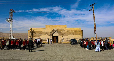Tarihi kervansarayda bilim buluşması