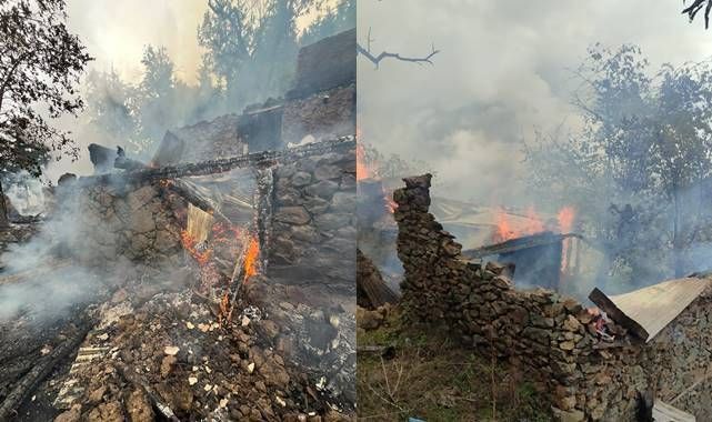 Yıldırımın düştüğü ev küle döndü!