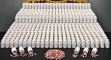 Zehir tacirlerine operasyon! Binlerce ecza hap ele geçirildi
