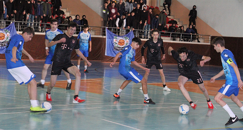 Liseli Gençlerin Futsal Heyecanı