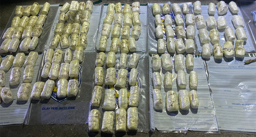 Polisin Sürdüğü Araçtan Patlayıcı Çıktı