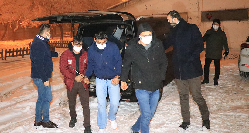 17 Düzensiz Göçmen Yakalandı