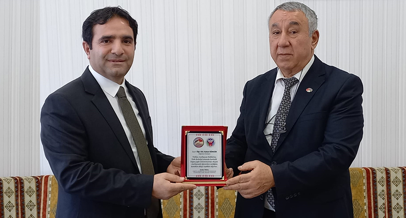 Öğrenci Dekanına Plaket
