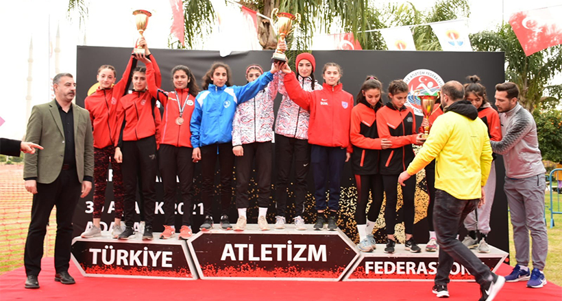 Karslı Kızlardan Şampiyonluk Deparı