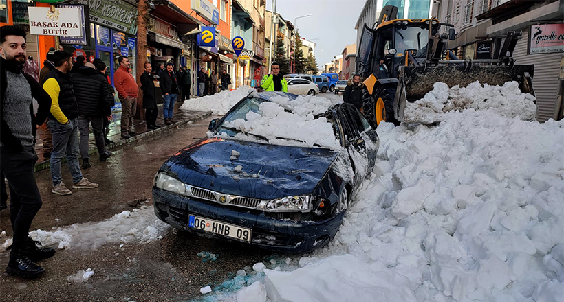 Sürücü Yaralandı
